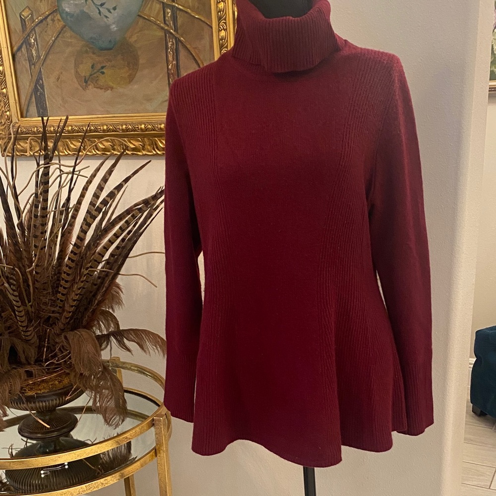 Isaac Mizrahi 100% cashmere burgundy Turtleneck Sweater size large